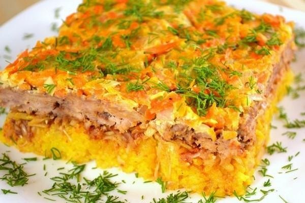 Рисовая запеканка с овощами и мясным фаршем.фарш мясной 500 глук репчатый 200 гморковь 200 гкапуста ...