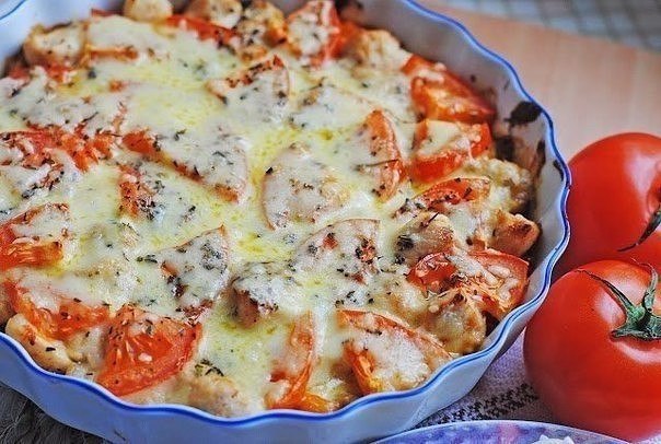 Куриное филе запеченое с овощами и сыром.Ингредиенты: -3 куриных филе -1 сладкий перец -2 небольших ...