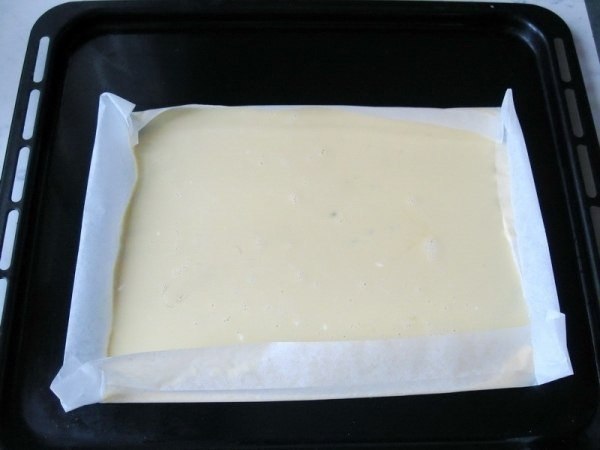 Рулет яичный с сыром и крабовыми палочками.Яичный рулет с плавленым сыром — отличная легкая закуска, ... - 3