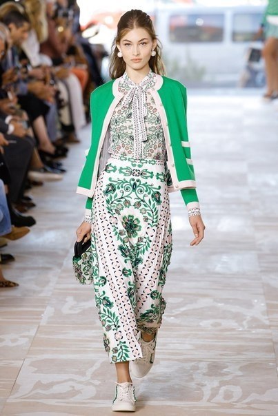 Tory Burch Spring 2017 Ready-to-Wear Fashion Show - 2