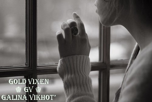 Как же страшно остаться одной….Для кого-то быть просто прохожейИ прожить свою жизнь так ...