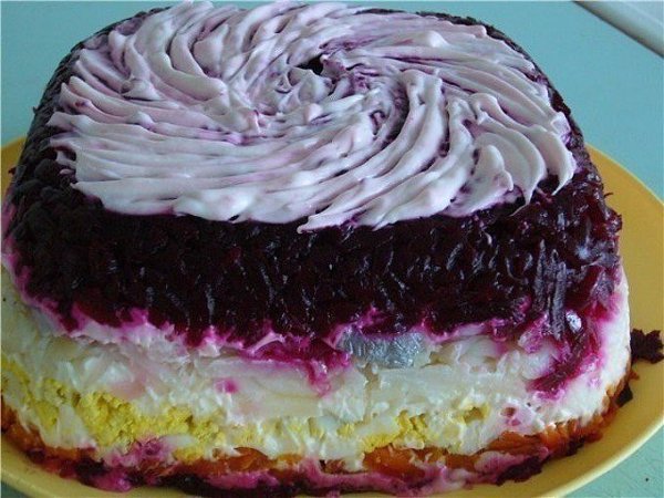 Селедка под шубой. Классика .Ингредиенты: Филе селедки - 300 г Картофель - 300 г Морковь - 300 г ...
