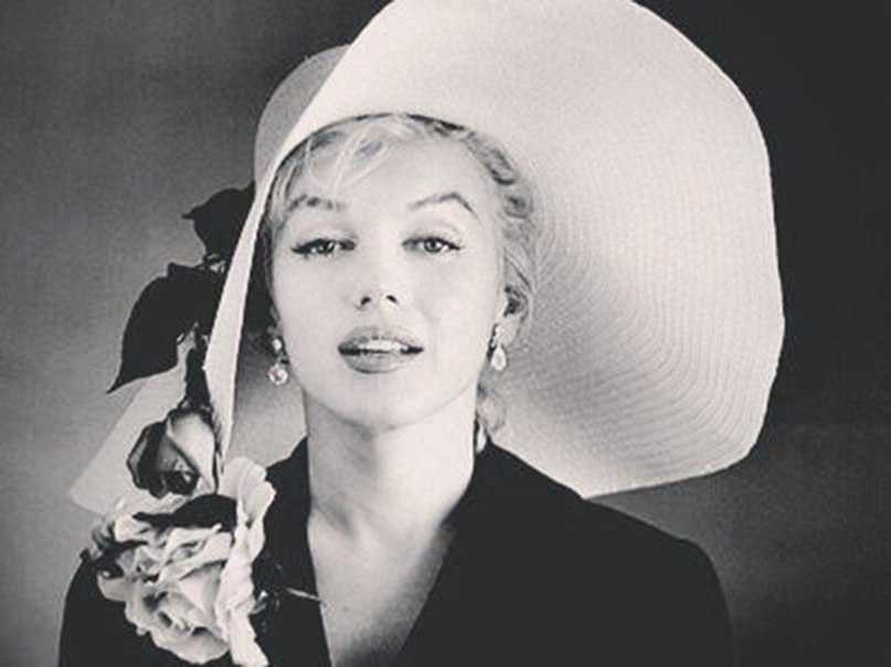 «Мечта каждой женщины: Хоть раз в жизни выйти с полным пакетом из ювелирного магазина, а не из ...