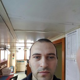 Alex, 37, 