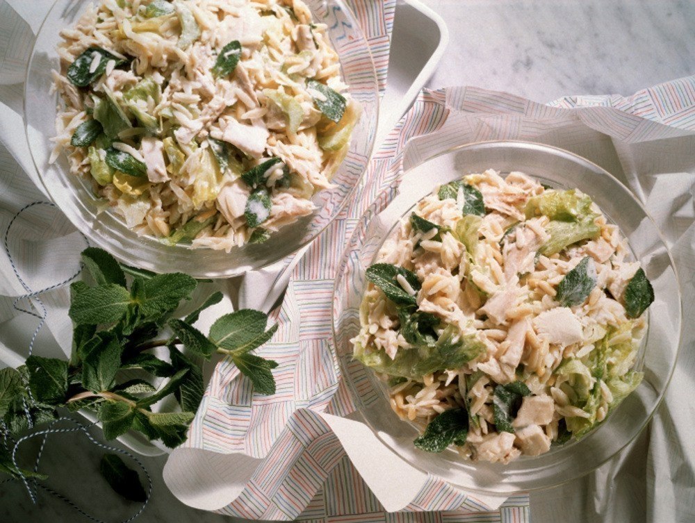 Куриный салатик на ужин: просто и со вкусом! . На 100 гр - 100.99 ккал белки - 13.76 жиры - 4.22 ...