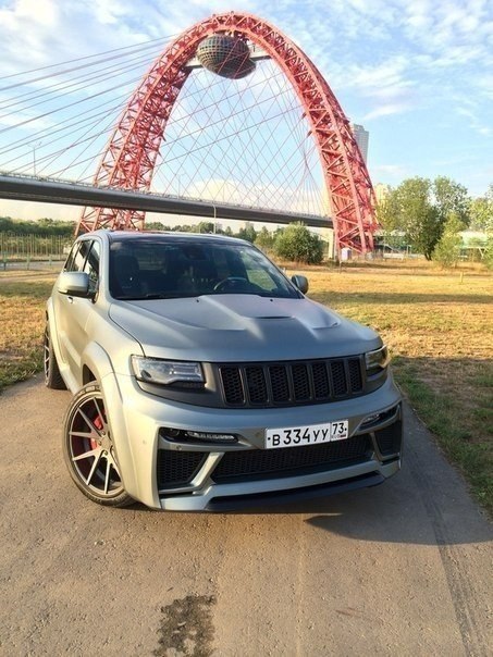Jeep Grand Cherokee SRT-8 TYRANNOS - 2