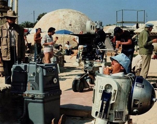 R2D2 .    