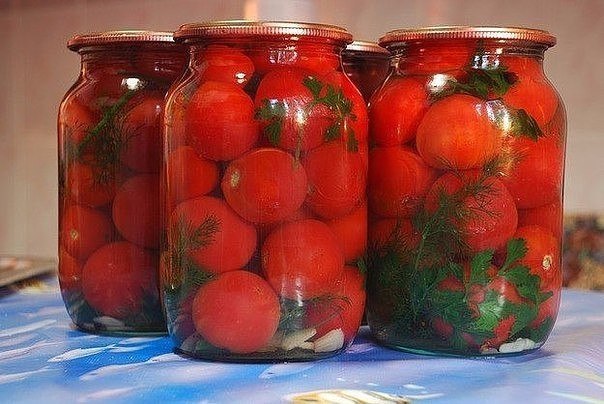 Закатываем помидоры без уксуса.Ингредиенты (в расчете на 3х литровую банку): 5 ст. л. сахара с ...