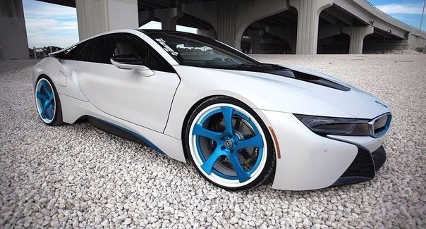 BMW i8