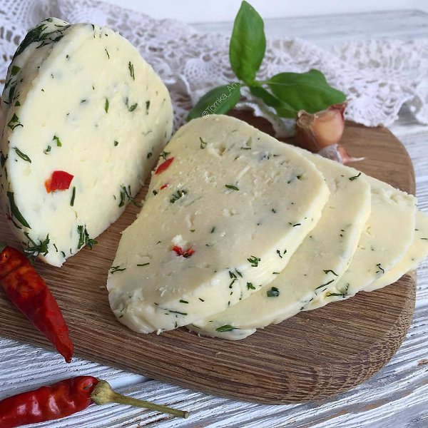 Самый любимый вид сыра - Адыгейский.на 100грамм - 64.02 ккалБ/Ж/У - 3.95/3.36/4.38 Ингредиенты: 1 л. ...