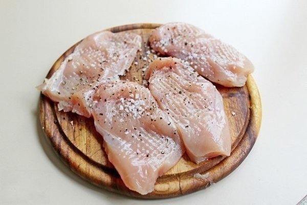 Диетический куриный салатик. Этот вкусный, сытный и полезный салатик Ингредиенты: Филе куриное — 400 ... - 2