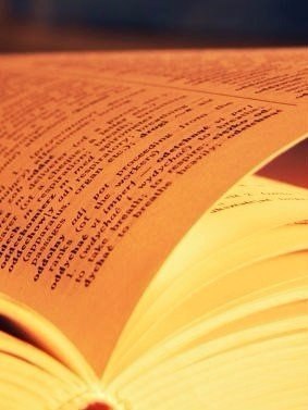 Нельзя откладывать счастье на будущее, нужно быть счастливым сейчас. - 3