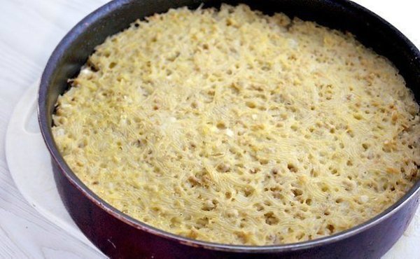 Вермишелевая запеканка с мясом (как в детском саду).Ингредиенты:- 2 чашки вермишели- кусочек ... - 4