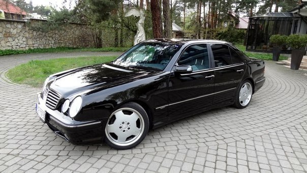 Mercedes-Benz E55 AMG