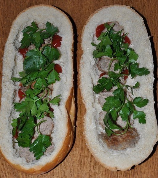 Фаршированный батон.Ингредиенты:-1 батон-котлеты мясные-яйца куриные отварные-маринованные ... - 2