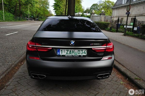 BMW M760 - 5