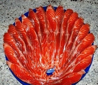 Соленая красная рыба.Разве может быть закуска вкуснее, чем соленая красная рыба? Если правильно ...