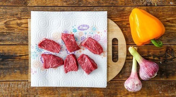 Как готовить шашлыки и стейки.1. Правильно нарезайте мясо Любые порционные куски мяса должны быть, ... - 2
