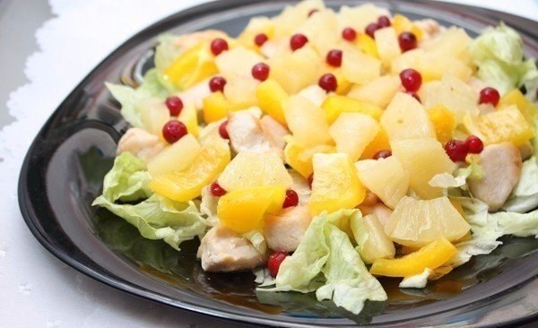 9 вкуснейших салатов на каждый день! Подборка: 1. Салат с сухариками. 2. Салат с копченым сыром. 3. ... - 4