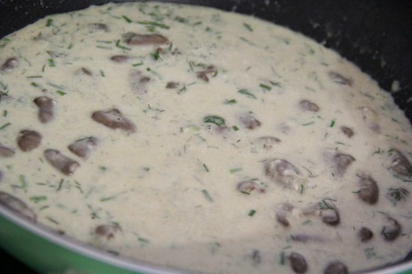 Куриные сердечки в сырном соусе. Не все любят готовить субпродукты, а ведь из них можно сделать ... - 7