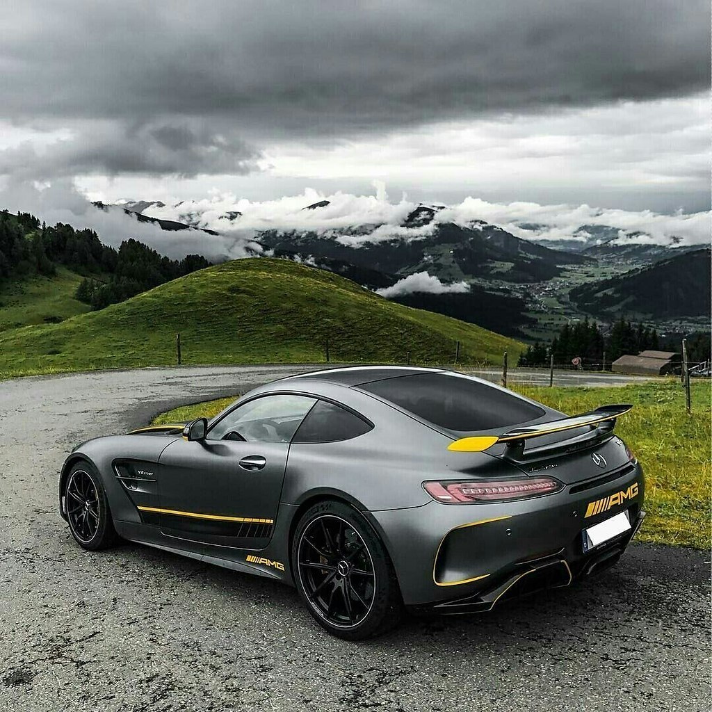 Mercedes-AMG GT R