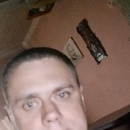 Andrej, 29, 