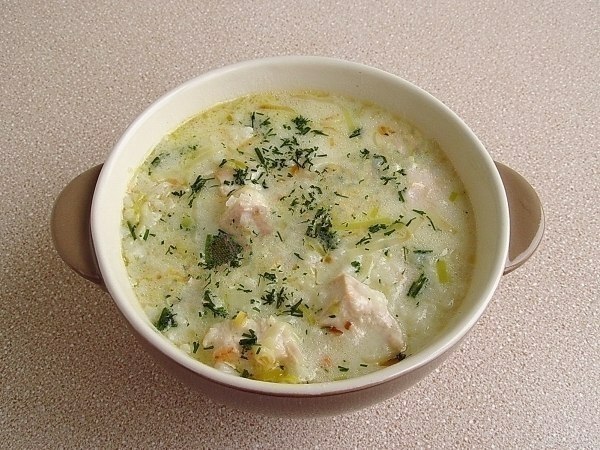 Английский куриный суп с плавленым сыром. Куриный бульон – 1 литр; Куриную грудку – 300 грамм; Рис ... - 6