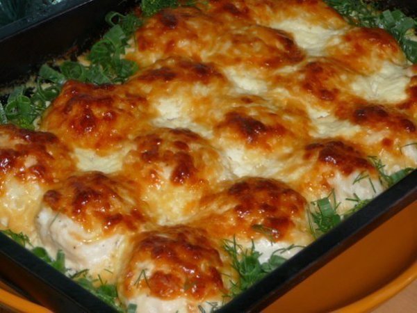 Куриные шарики в сливочном соусе. Необыкновенная вкуснятина! Ингредиенты: 500 г куриного филе 1 ...