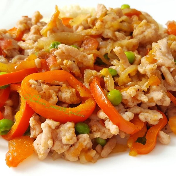 Быстрое, вкусное блюдо - фарш индейки с овощами на обед.на 100грамм - 83.24 ккалБ/Ж/У - ...
