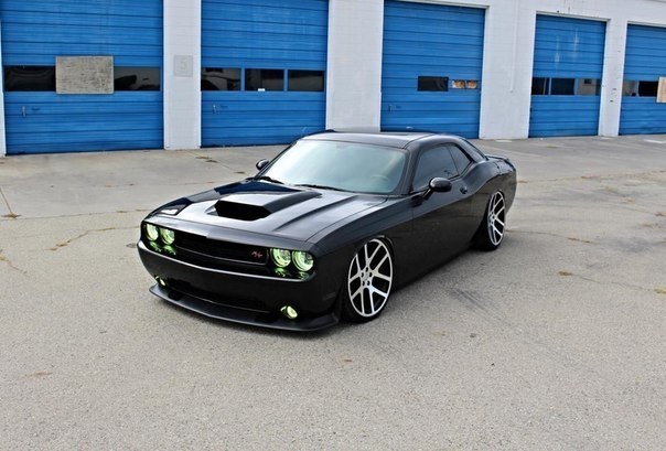 Dodge Challenger - 8