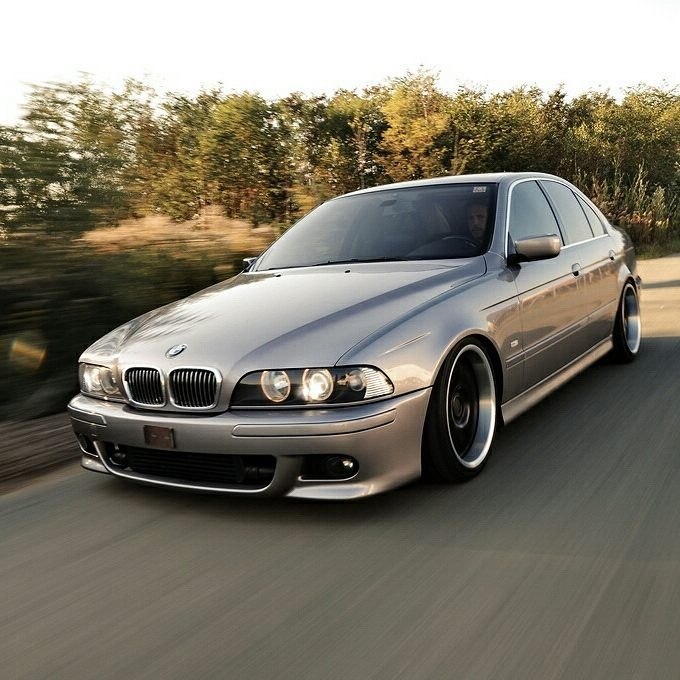 BMW (E39)