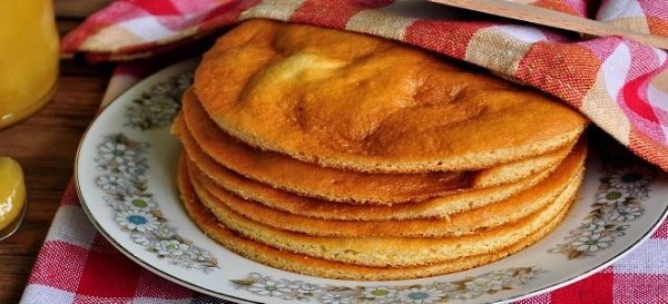 РЕЦЕПТЫ МЕДОВЫХ КОРЖЕЙ ДЛЯ ТОРТОВ. Медовые коржи являются одной из самых популярных основ для ... - 4
