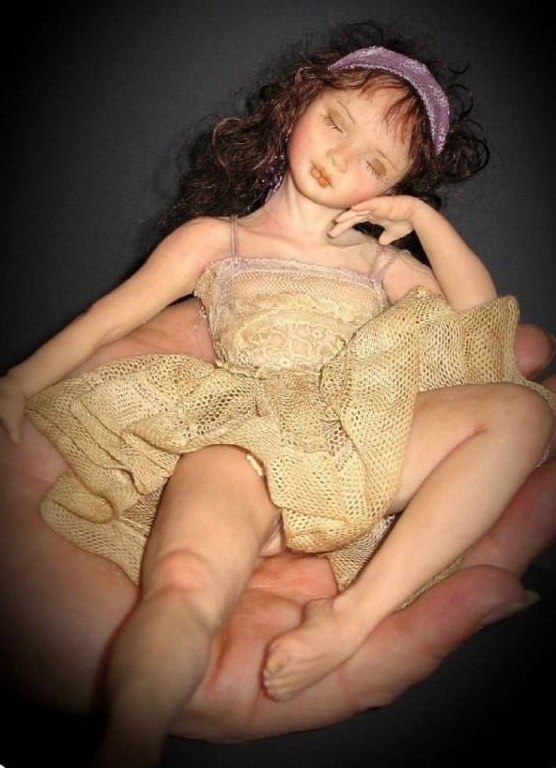      .   Diane Guelinckx  ... - 8