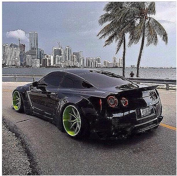 Nissan GT-R