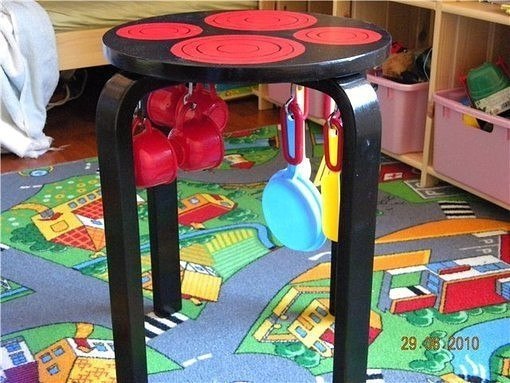 Игрушечная кухня из стульев - 5