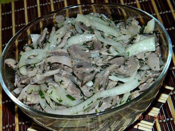 Маринованные куриные желудочки. Бюджетная,но вкусная закуска. Продукты: 700-800 гр.куриных желудков ...