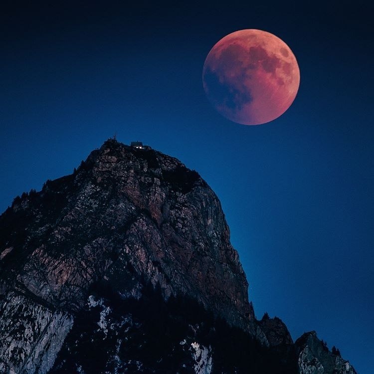 E p       ,      ... - 9