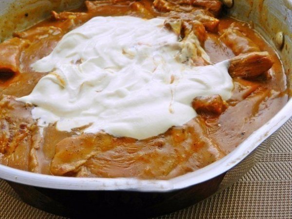 МЯСО ТУШЕНОЕ СО СМЕТАНКОЙ .ИНГРЕДИЕНТЫ: 500 г говядины (или свинины); 2 головки репчатого лука; 150 ... - 6