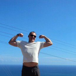 Dee, ������, 42 ����