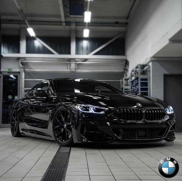 BMW Blck Mamba ///M850i