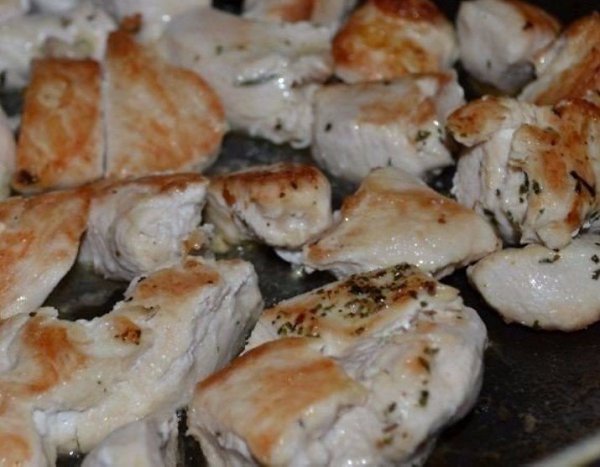Картофельная запеканка с курицей.Ингредиенты:Картофель — 8–10 шт. среднего размераКуриное филе — 0,5 ... - 2
