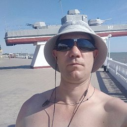 Nikolas, , 41 