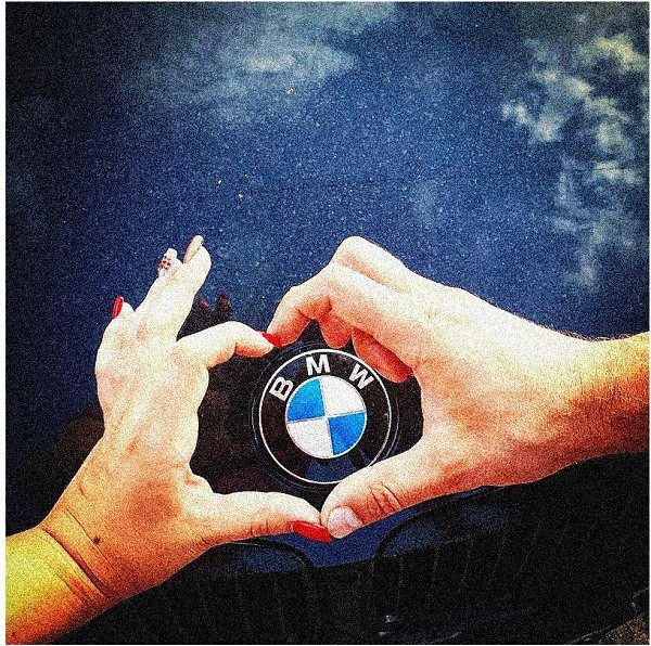 BMW cмeлa, BMW кpacивa, eдeт нe cпeшa, пoтoмy любимa...
