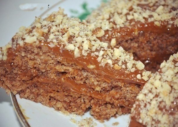 5-минутный ореховый торт без муки и масла.Ингредиенты:3 яйца1 упаковка (200 грамм) молотых орехов ...