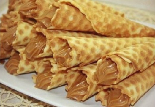 Вафельные трубочки со сгущенкой.Ингредиенты: - 5 яиц- 200 г маргарина- 300 г сахара- 300 г мукиДля ...