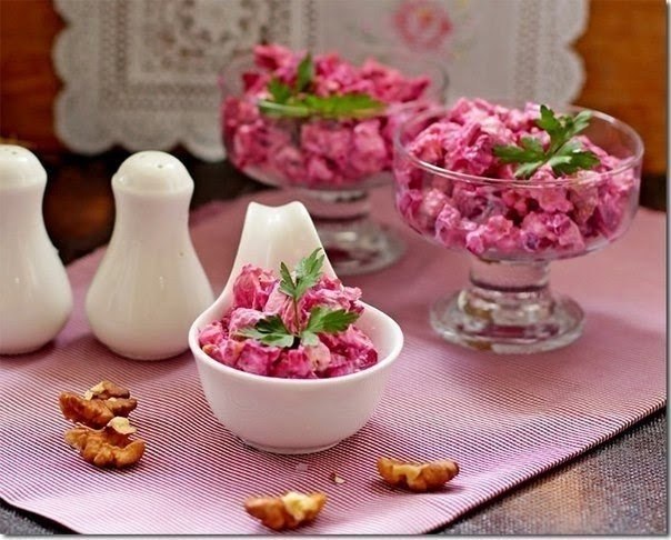 Полезно и очень вкусно: свекольный салат с курицей .Ингредиенты: Свекла 4 шт. (400 г) Куриное филе ...
