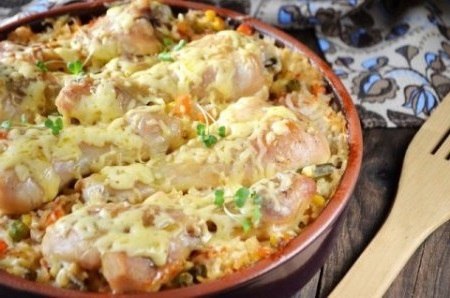 Куриные ножки, запеченные с рисом и овощами.ИнгредиентыКуриные голени — 800 гр.Овощная смесь — 250 ... - 5