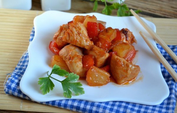 Курица в кисло-сладком соусе с ананасами.Курица в кисло-сладком соусе с ананасами - популярное блюдо ...