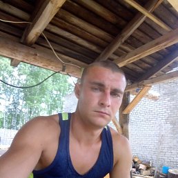 Леонид, 30, Троицкое