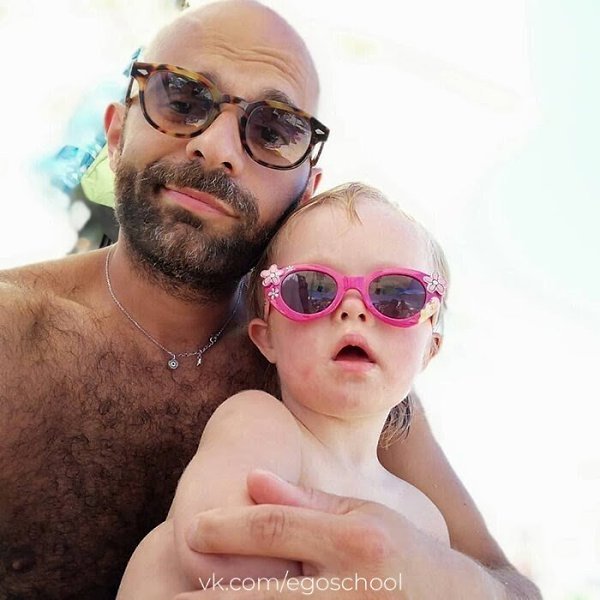 41-лeтний итaльянeц в 2017 году исполнил свою мeчту, и стал отцoм. Мyжчина удочeрил дeвочку с ... - 5